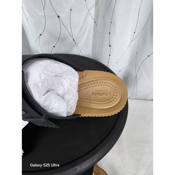 NWT Crocs Brooklyn Woven Buckle Black 6 LiteRide Comfort Resort Walking - Picture 3 of 7